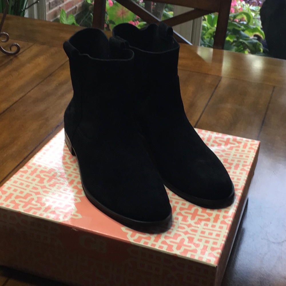Gianni Bini Black Suede Boots Size 9.5